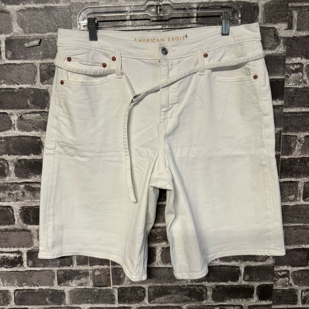 American Eagle baggy Bermuda jean denim shorts white belt waist